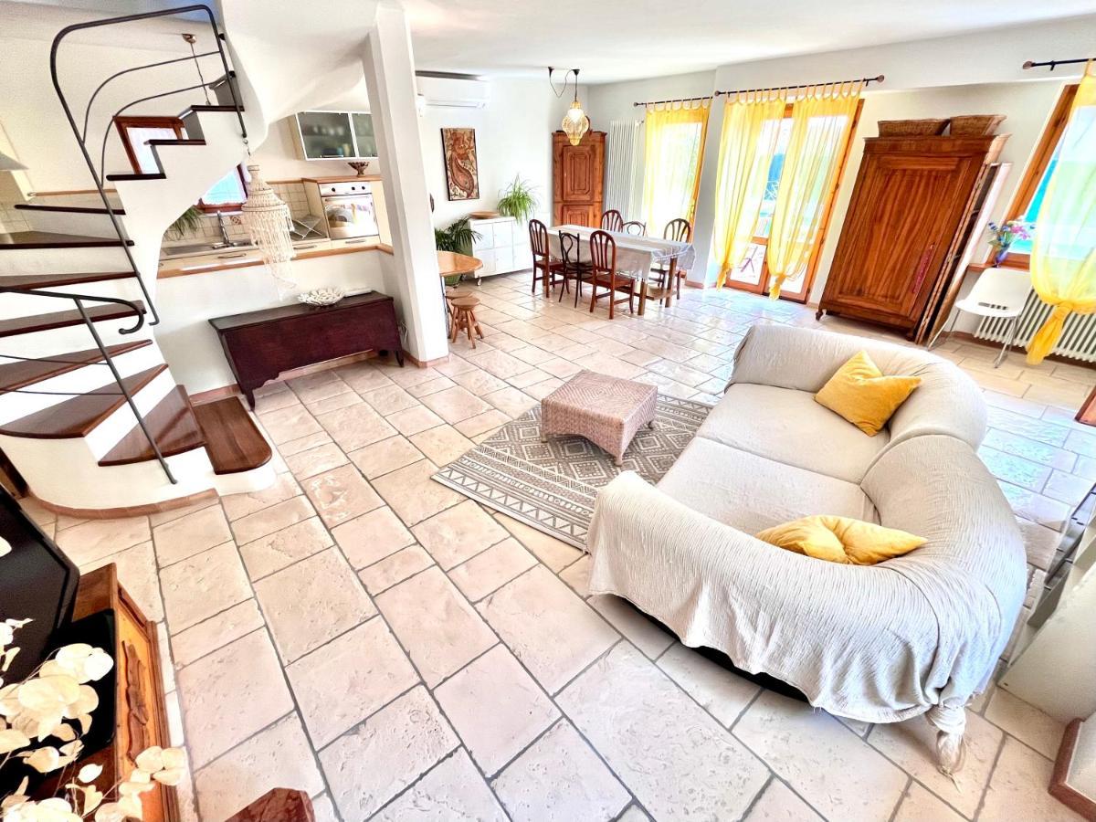 Casa Nicosandi มัลเชซิเน ภายนอก รูปภาพ